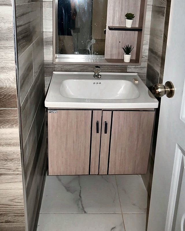 Lavamanos con mueble y espejo